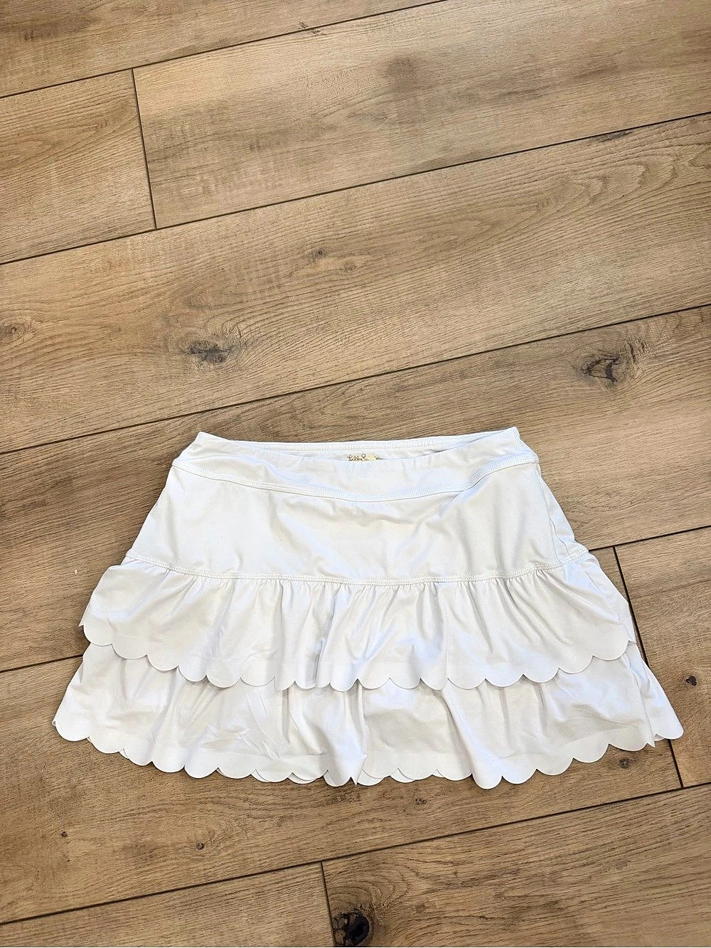 Lily Pulitzer Luxeletic Scalloped Layered Mini Skirt in White Size Medium Like N